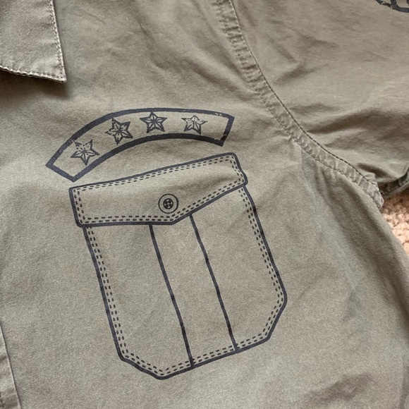 GapKids Button-down military-style shirt - Picture 3 of 5